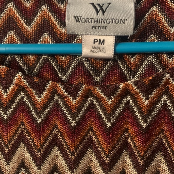 Beautiful design worthington top like new - Picture 3 of 9